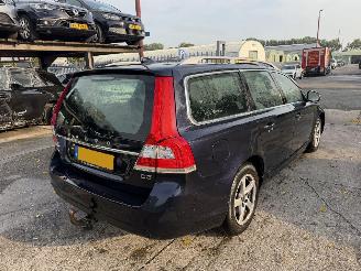 Schadeauto Volvo V-70 2.0 D3 110KW Schuifdak Clima Navi Polar NAP 2016/8