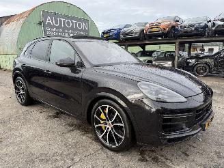 Schadeauto Porsche Cayenne 4.0 Turbo 549PK Pano Keramisch Full Option NAP 2018/6