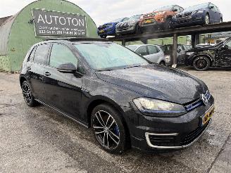 Unfallwagen Volkswagen Golf 1.4 GTE 110KW DSG Pano Clima Navi Led Leer NAP 2015/12
