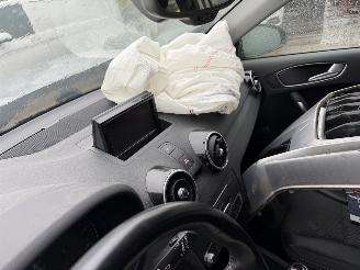 Audi A1 1.0 TFSI 70KW Navi Airco Sportback NAP picture 9