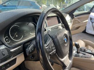 BMW 5-serie 520i luxury edition picture 5