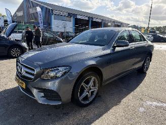 krockskadad bil auto Mercedes E-klasse 300 e 155KW Hybrid AMG Autom. Sfeerverlichting Clima Navi Led Xenon NAP 2020/2
