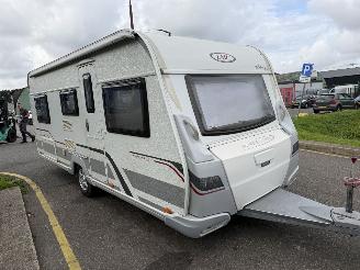 damaged caravans LMC  490 Musica E 2010/1