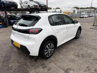 Peugeot e-208 50 kWh 100KW Navi Clima Led Active Pack NAP picture 3