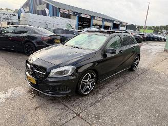 Vaurioauto  passenger cars Mercedes A-klasse 180 Autom. 90KW Pano Prestige Navi Clima Camera Led Xenon 2014/12