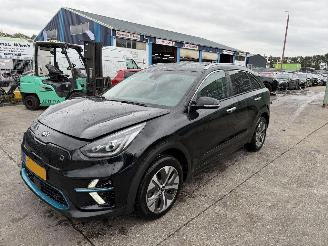 Unfallwagen Kia e-Niro 64 kWh 150KW Autom. Schuifdak Clima Navi Camera Led DynamicPlusLine NAP 2021/11