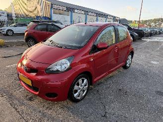 Voiture accidenté Toyota Aygo 1.0-12V Automaat Airco 5-Deurs Aspiration Green 2010/6