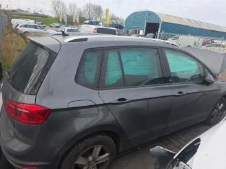 Salvage car Volkswagen Golf Sportsvan  2017