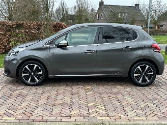 Peugeot 208 Tech edition picture 3