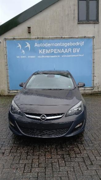 Sloopauto Opel Astra Astra J (PC6/PD6/PE6/PF6) Hatchback 5-drs 1.6 16V (A16XER(Euro 5)) [85=
kW]  (12-2009/10-2015) 2014