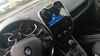 Renault Clio Clio IV (5R) Hatchback 5-drs 0.9 Energy TCE 90 12V (H4B-400(H4B-A4)) [=
66kW]  (11-2012/08-2021) picture 11