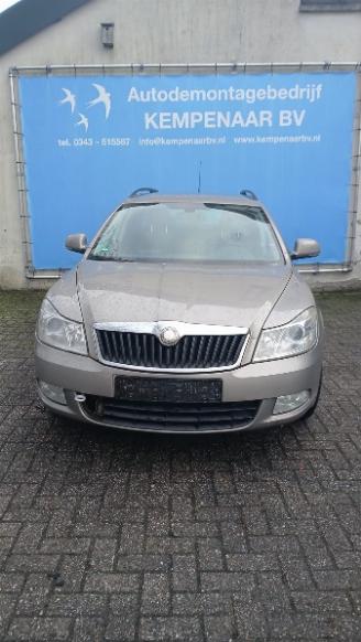 Coche siniestrado Skoda Octavia Octavia Combi (1Z5) Combi 5-drs 1.2 TSI (CBZB) [77kW]  (02-2010/04-201=
3) 2010