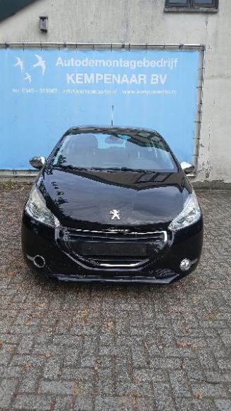  Peugeot 208 208 I (CA/CC/CK/CL) Hatchback 1.2 Vti 12V PureTech 82 (EB2F(HMZ)) [60k=
W]  (03-2012/12-2019) 2014/7