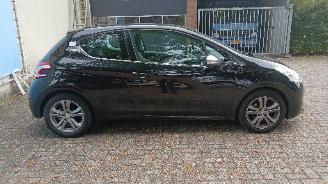 Peugeot 208 208 I (CA/CC/CK/CL) Hatchback 1.2 Vti 12V PureTech 82 (EB2F(HMZ)) [60k=
W]  (03-2012/12-2019) picture 5
