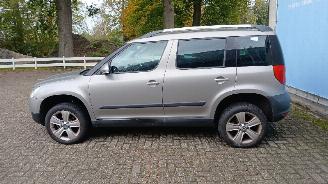 Skoda Yeti Yeti (5LAC) SUV 1.2 TSI 16V (CBZB) [77kW]  (09-2009/05-2015) picture 12