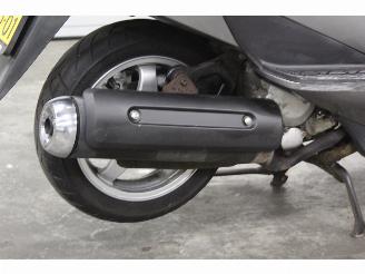 Suzuki AN 400 Burgman lichte schade picture 7