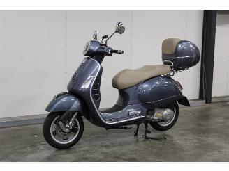 Vespa  GTS picture 2