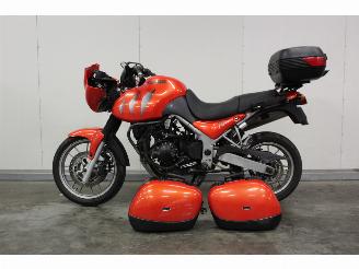 Vaurioauto  motor cycles Triumph Tiger  2004
