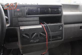 Volkswagen Transporter Transporter T4, Van, 1990 / 2003 2.4 D picture 11