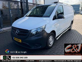 krockskadad bil bedrijf Mercedes Vito  2016/9