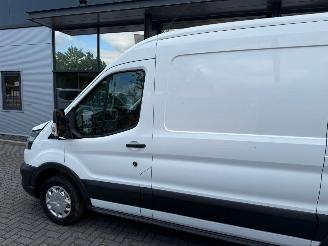 Ford Transit  picture 3