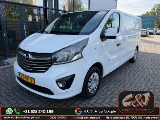 krockskadad bil bedrijf Opel Vivaro  2016/10