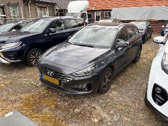 krockskadad bil auto Hyundai I-30  2022/3