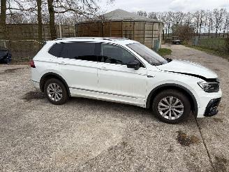 Volkswagen Tiguan 2.0  R LINE 4 motion picture 3