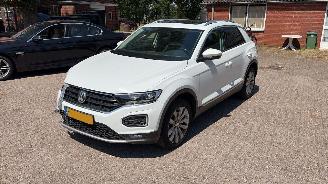 Schadeauto Volkswagen T-Roc 1.5 panodak 2018/7