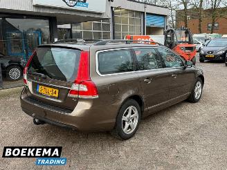 Volvo V-70 1.6 T4 Nordic+ Leer Stoelverw Navigatie Cruise picture 2