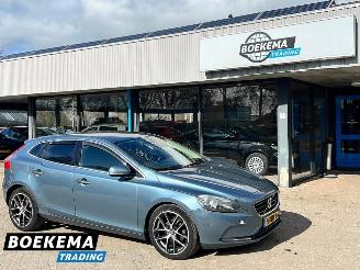 Schadeauto Volvo V-40 1.6 D2 Momentum Navigatie Camera Clima Cruise 2013/4