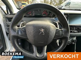 Peugeot 208 1.2 e-VTi Active Automaat Navigatie Climate picture 20