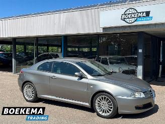 Damaged car Alfa Romeo GT 1.8 T.Spark Collezione Bose Climate Cruise Bose LM-Velgen 2006/7