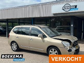 Unfallwagen Kia Carens 2.0 CVVT X-ecutive 7p. Aut. Navigatie Climate Cruise 2008/2