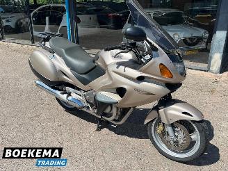 Honda NT 650 Deauville picture 2