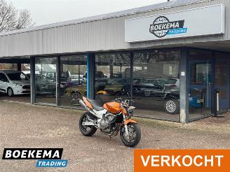 krockskadad bil motor Honda CB 600 F Hornet 2004/2