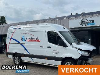 skadebil bedrijf Mercedes Sprinter 317 Automaat Led Navi Climate Cruise PDC Trekhaak 2024/10