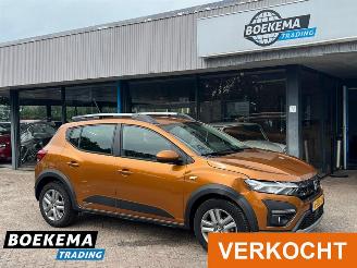 damaged passenger cars Dacia Sandero 1.0 TCe 90 Comfort Navigatie Cruise Climate 2021/10