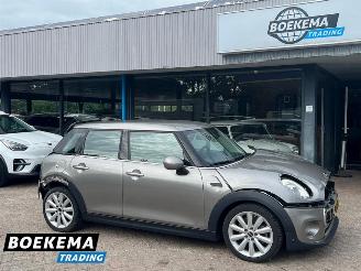 škoda osobní automobily Mini Cooper Mini 1.5 Chili Led Keyless Climate Navi Cruise PDC 2017/6