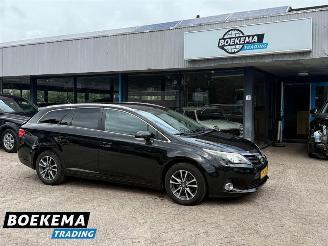 Voiture accidenté Toyota Avensis wagon 1.8 VVTi Business Navigatie Harman Kardon Camera PDC Cruise 2013/5