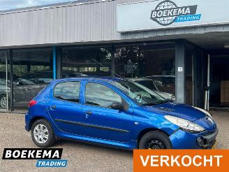 Auto incidentate Peugeot 206 1.1 XR Airco 5-Deurs Elek-Ramen 2010/5