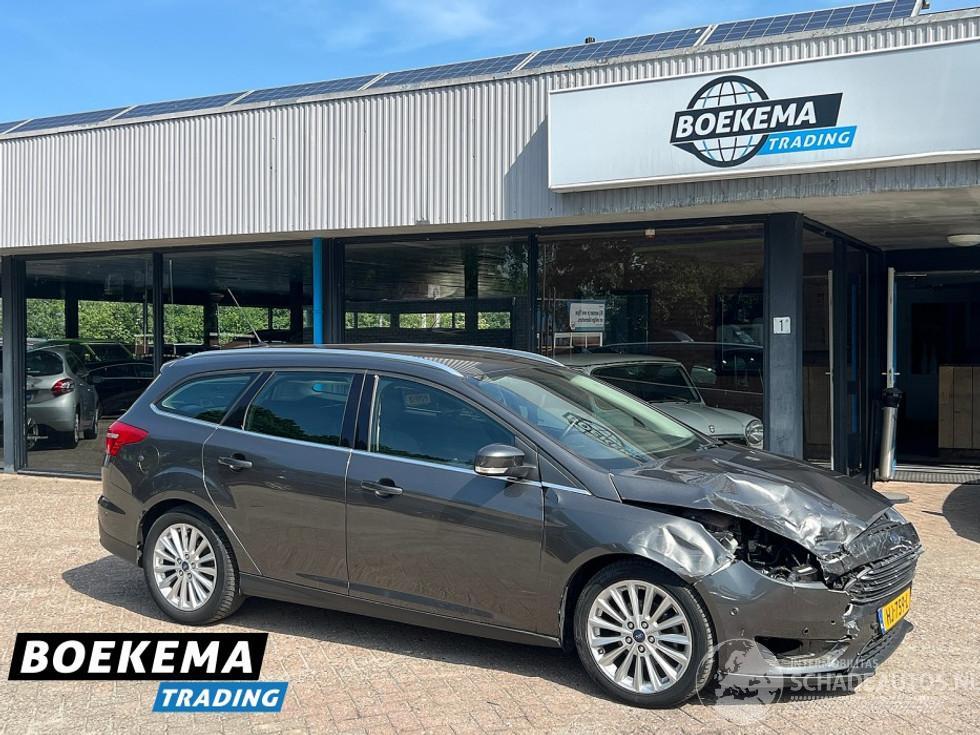 Ford Focus Wagon 1.5 TDCI Titanium Navigatie Climate Cruise PDC Trekh.