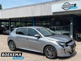Vaurioauto  passenger cars Peugeot 208 1.2 PureTech Blue Lease Navigatie Airco Cruise 2021/5