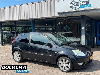 skadebil auto Ford Fiesta 1.3 Futura Airco Trekhaak 2005/5