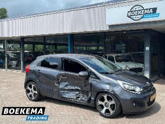 Schadeauto Kia Rio 1.2 CVVT Super Pack Keyless Climate Cruise PDC 2013/5
