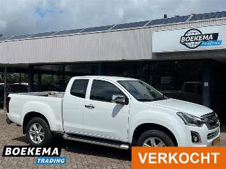 uszkodzony samochody ciężarowe Isuzu D-Max 1.9 Extended Cab X-Country Automaat 4X4 3500KG Trekgewicht 2019/2