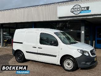 krockskadad bil bedrijf Mercedes Citan 108 CDI Schuifdeur Trekhaak 2018/12