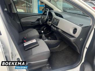 Toyota Yaris 1.3 VVT-i Navigatie Cruise Airco Camera Trekh. picture 20