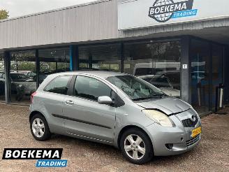 Coche accidentado Toyota Yaris 1.3 VVTi Luna Climate Cruise 2009/6