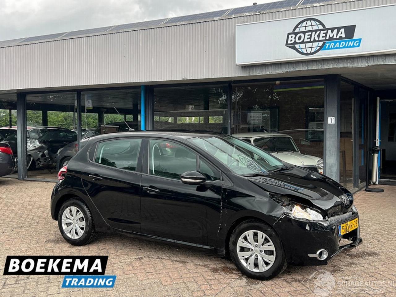 Peugeot 208 1.2 e-VTi Envy Aut Navi Clima Cruise PDC